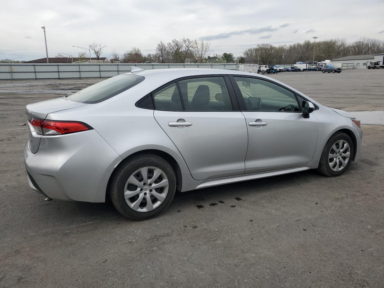 2020 TOYOTA COROLLA LE - Фото 3