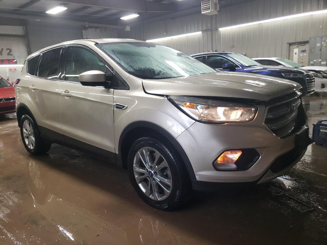 2017 FORD ESCAPE SE - Фото 4