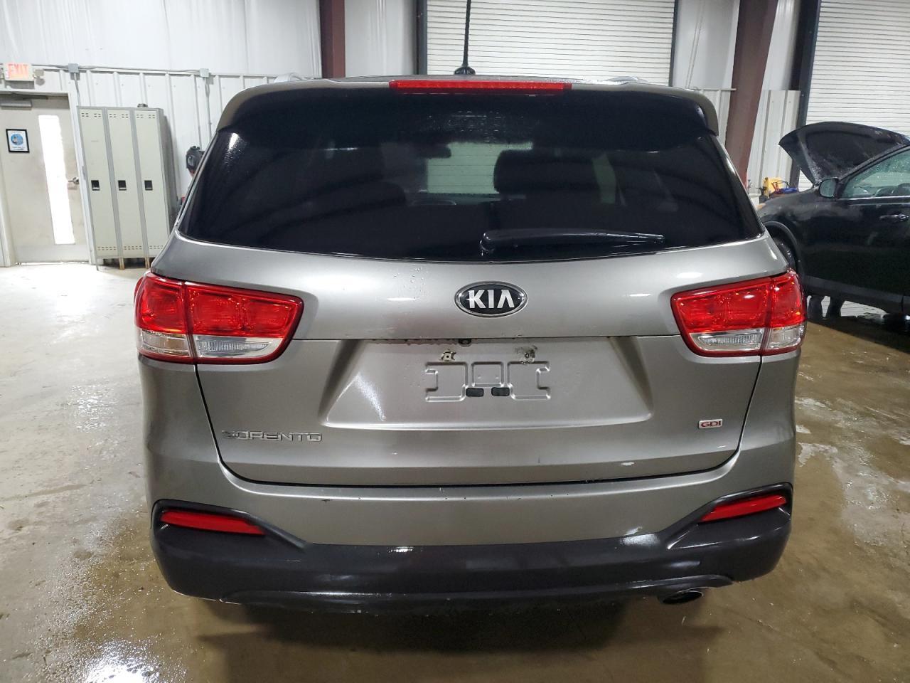 2016 KIA SORENTO LX - Image 6