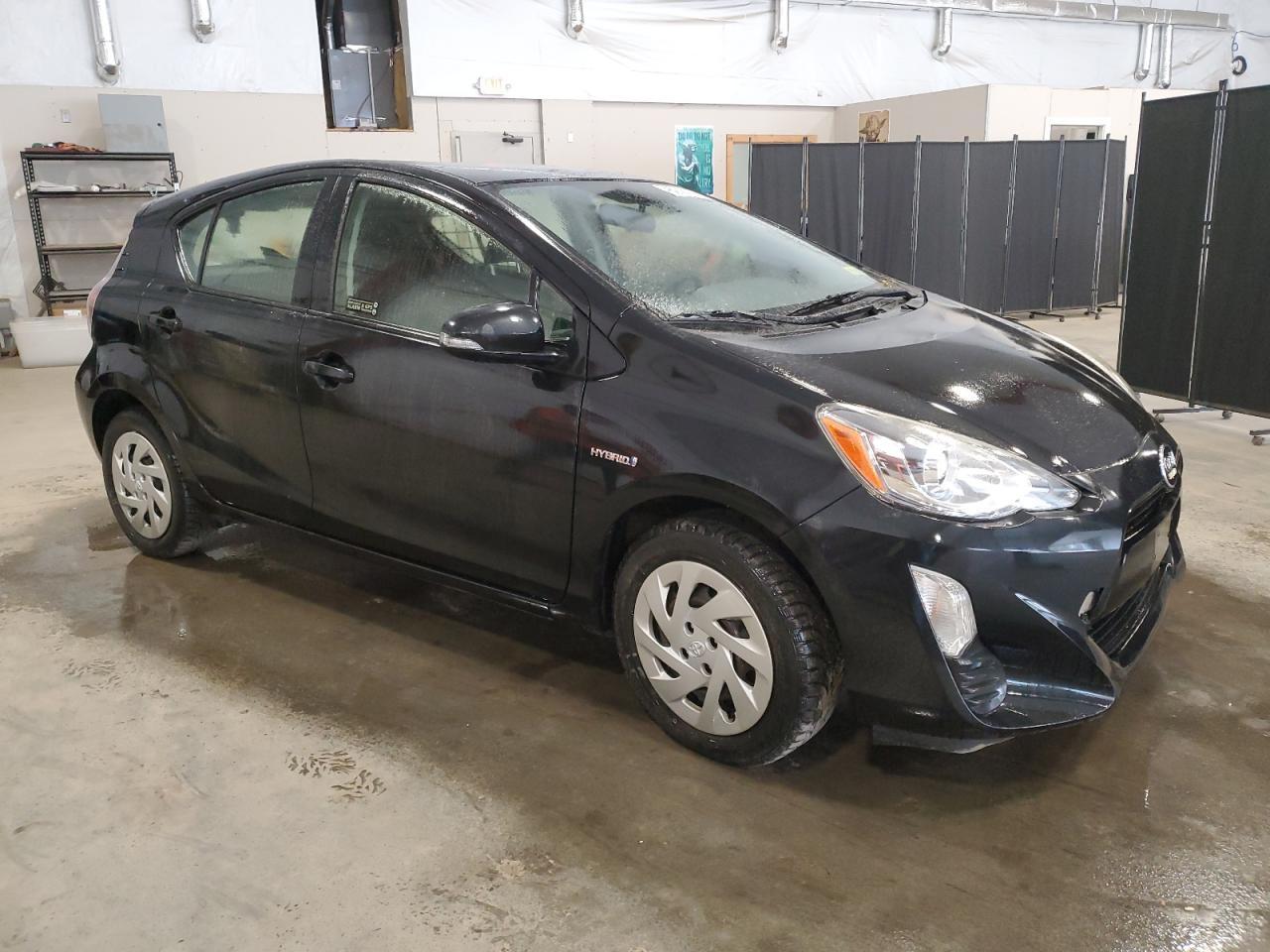 2016 TOYOTA PRIUS C - Image 4