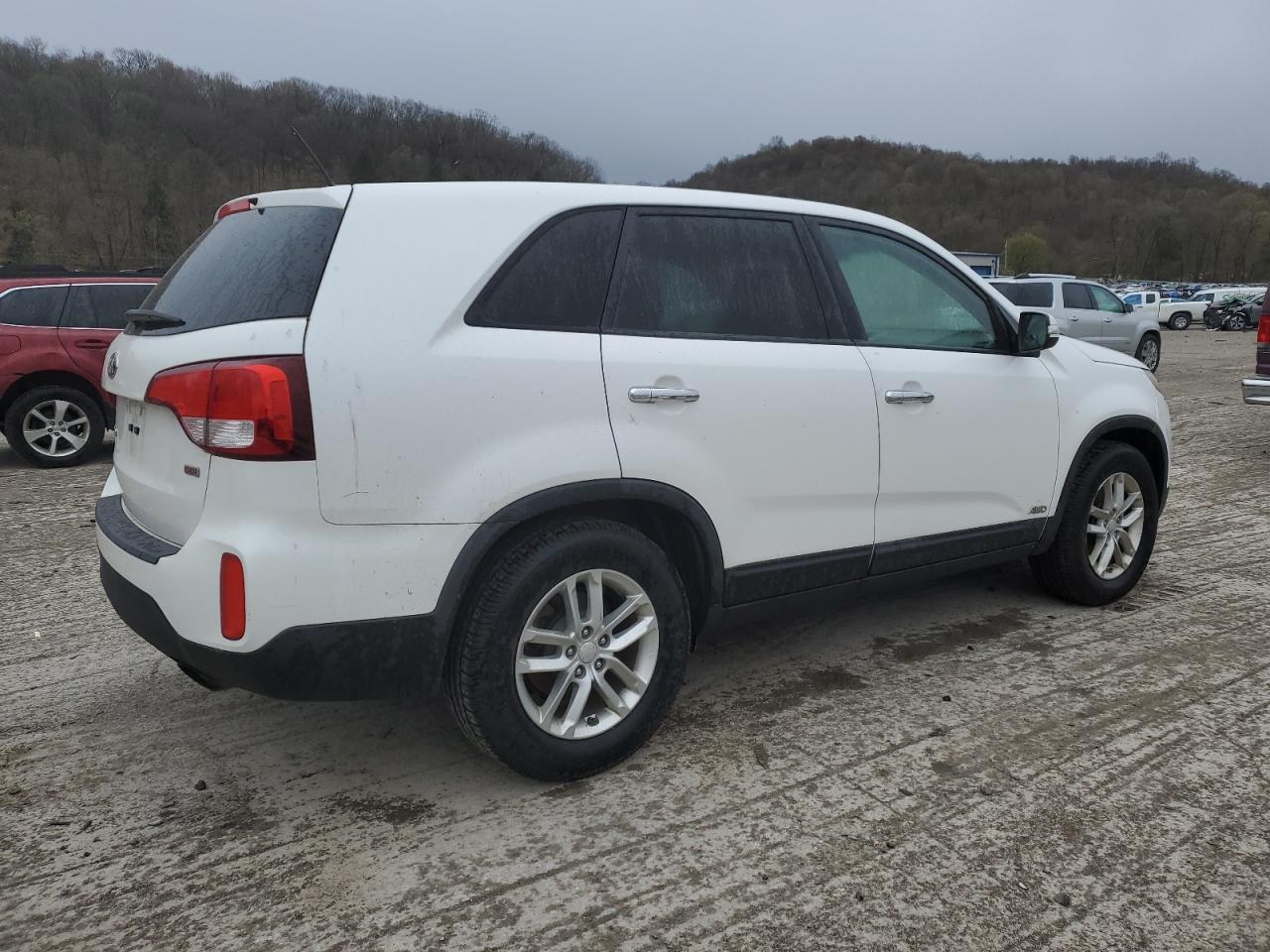 2015 KIA SORENTO LX - Image 3
