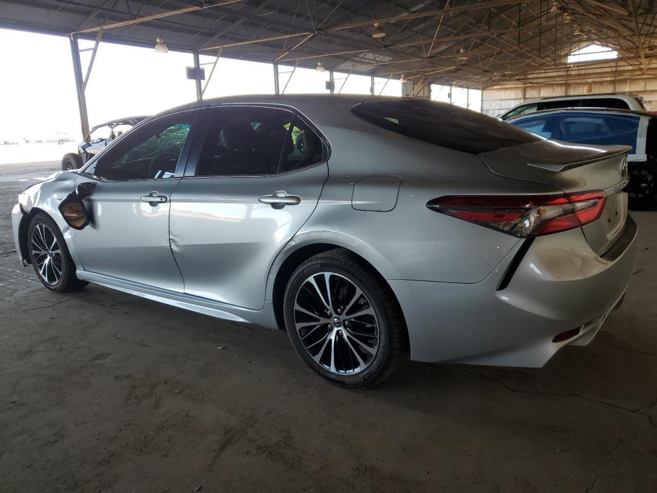 2018 TOYOTA CAMRY L - Фото 2