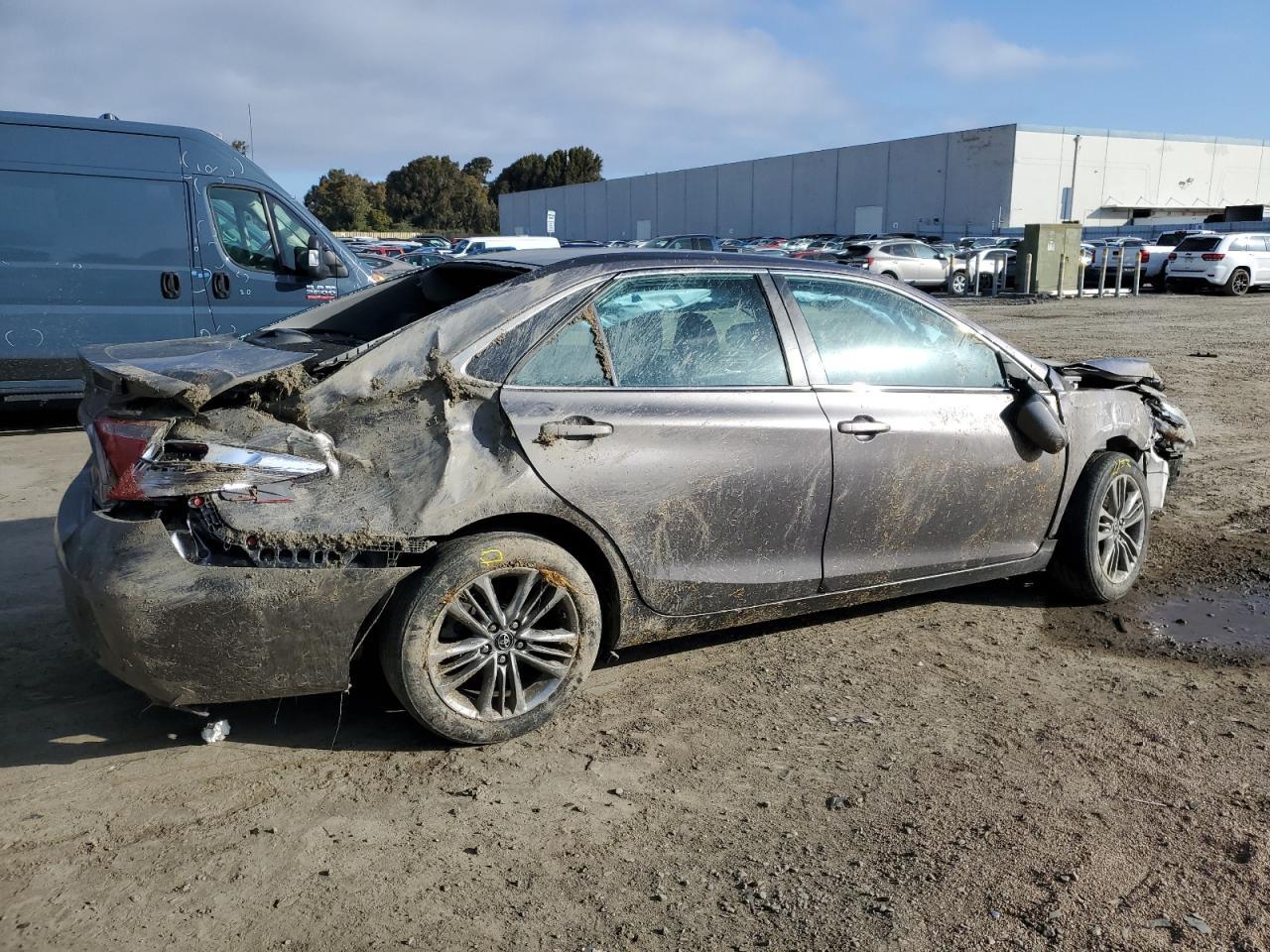 2016 TOYOTA CAMRY LE - Image 3