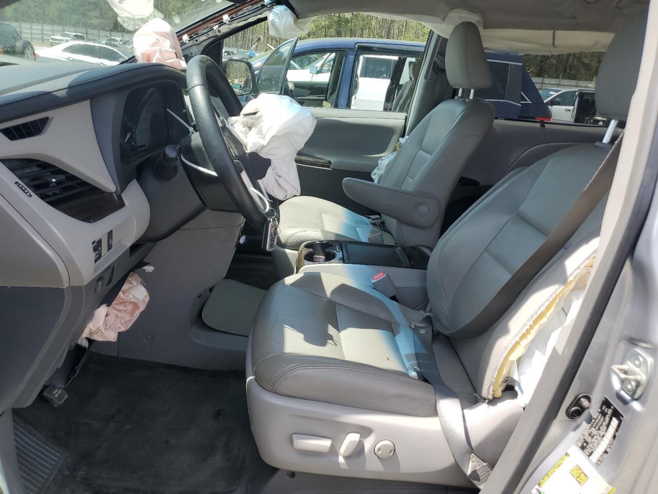 2015 TOYOTA SIENNA XLE - Фото 7
