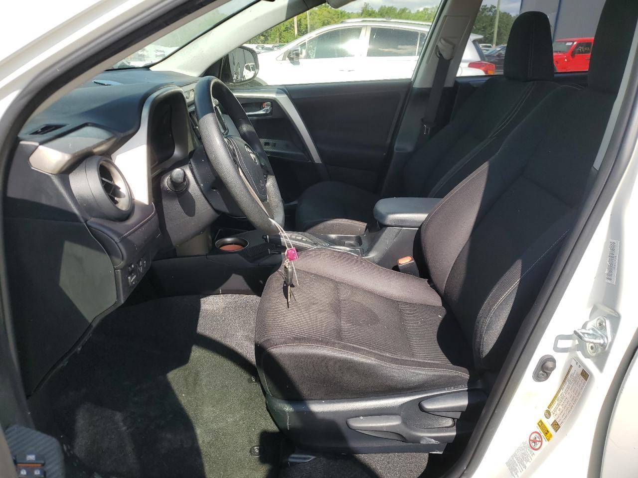 2015 TOYOTA RAV4 XLE - Image 7