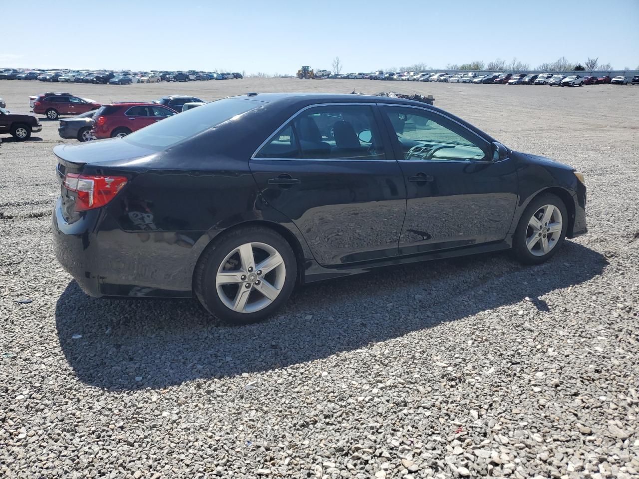 2013 TOYOTA CAMRY L - Фото 3