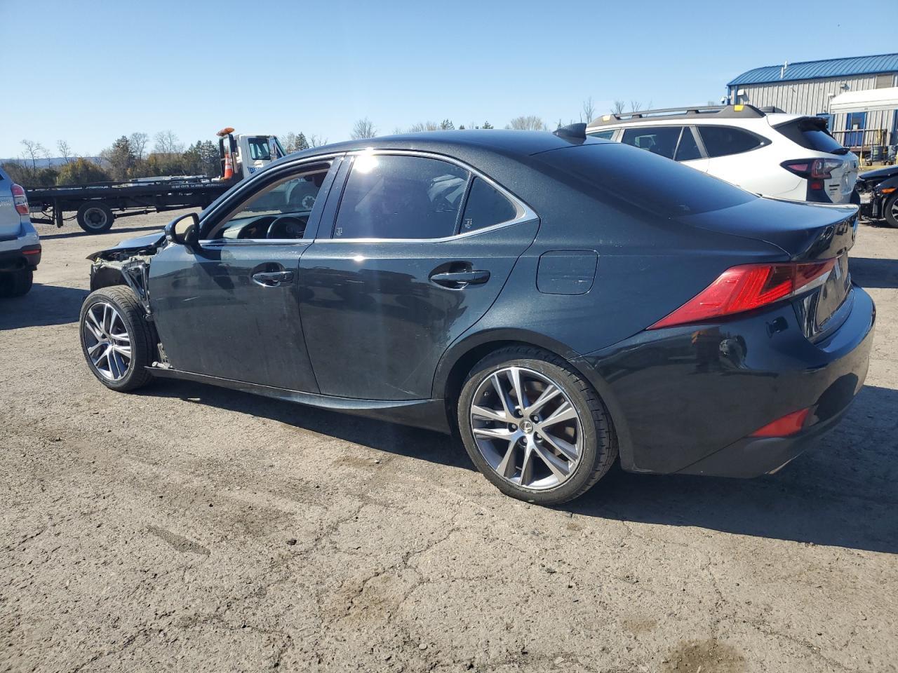 2018 LEXUS IS 300 - Фото 2