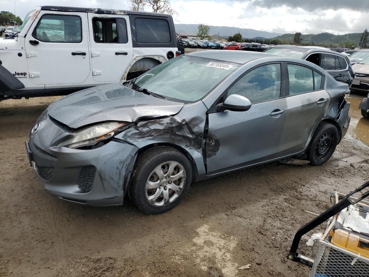 2013 MAZDA 3 I