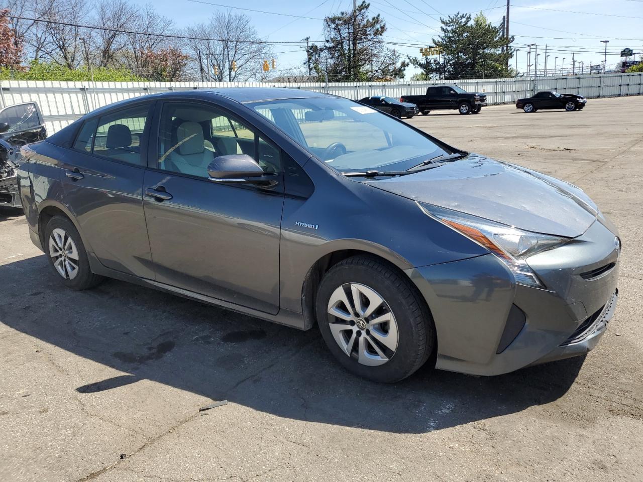 2016 TOYOTA PRIUS - Image 4