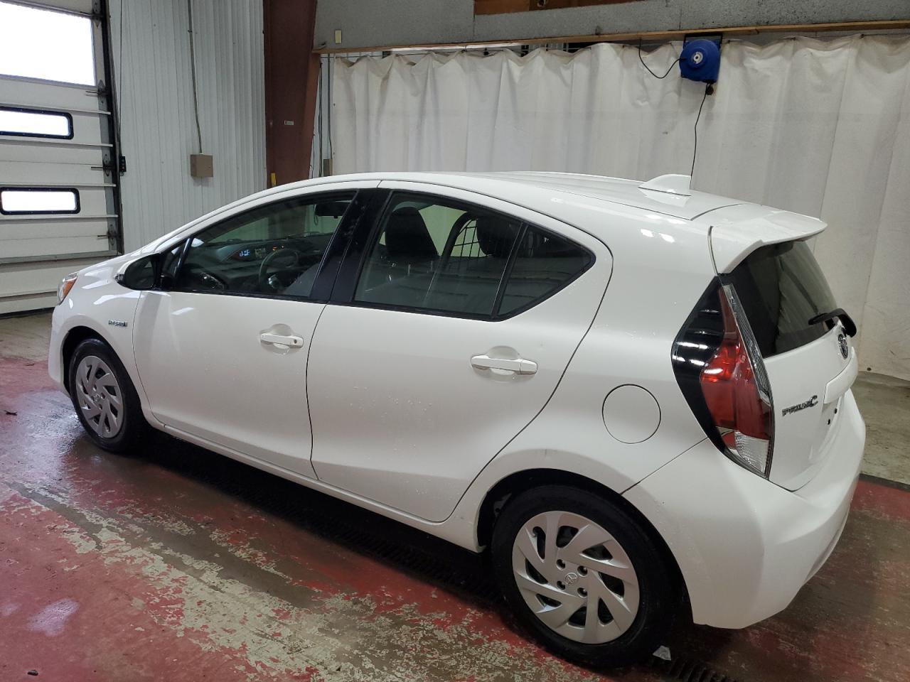 2016 TOYOTA PRIUS C - Фото 2