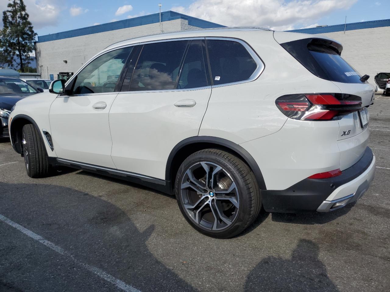 2025 BMW X5 SDRIVE - Image 2