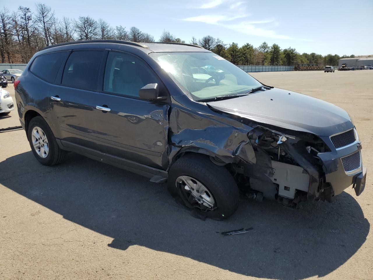 2012 CHEVROLET TRAVERSE L - Image 4