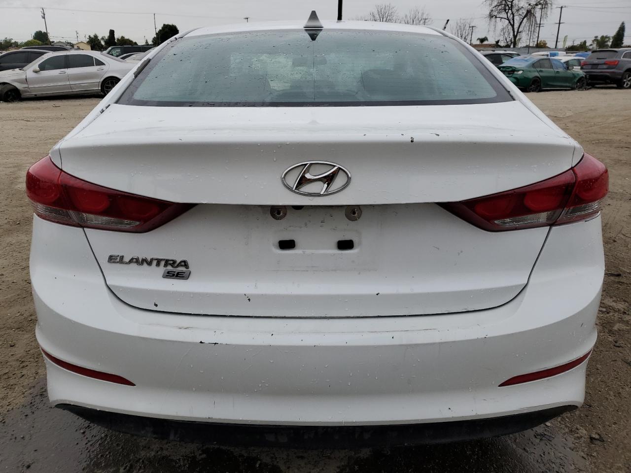 2018 HYUNDAI ELANTRA SE - Image 6