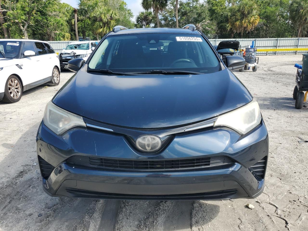 2017 TOYOTA RAV4 LE - Фото 5