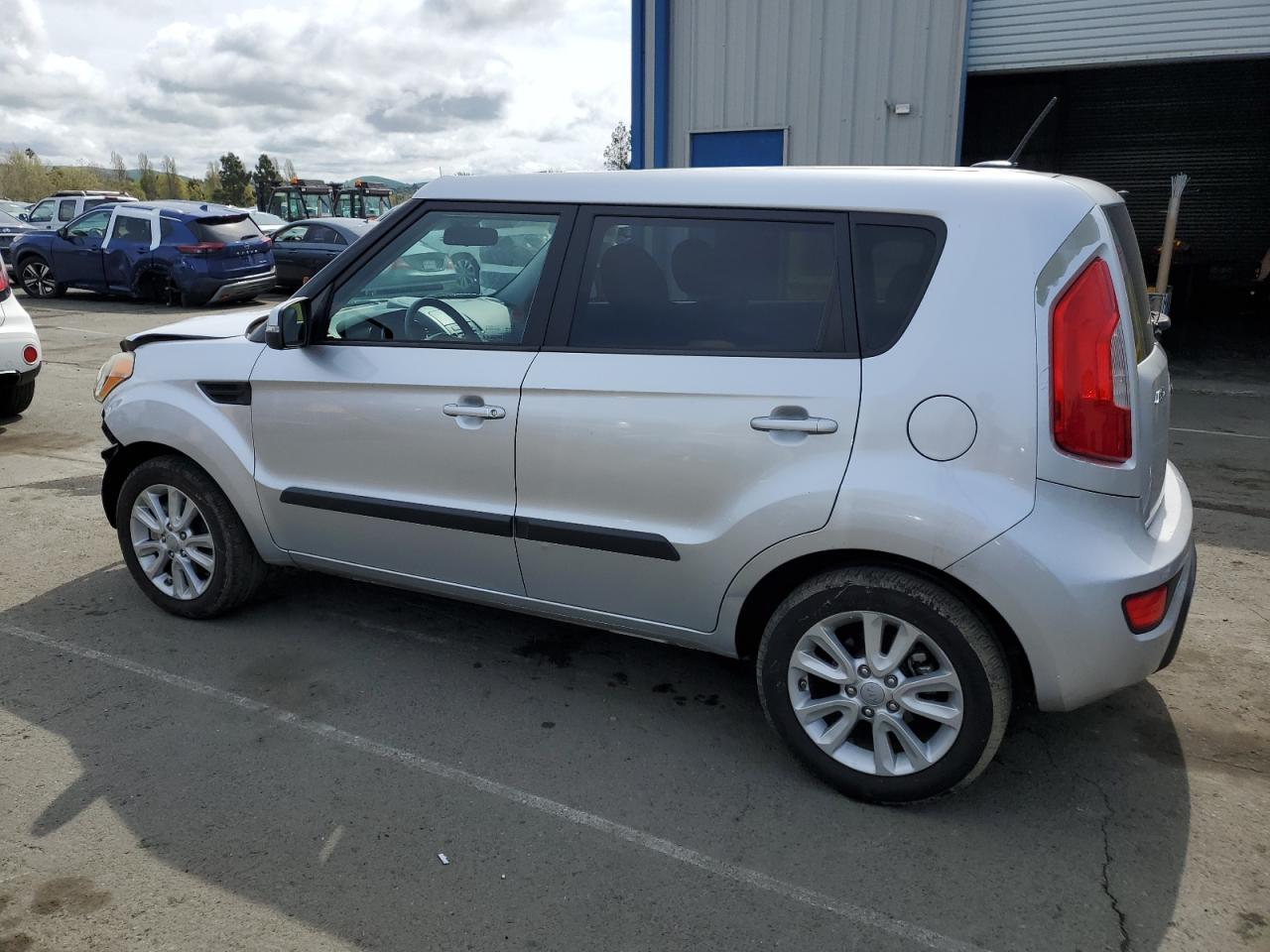 2013 KIA SOUL + - Image 2