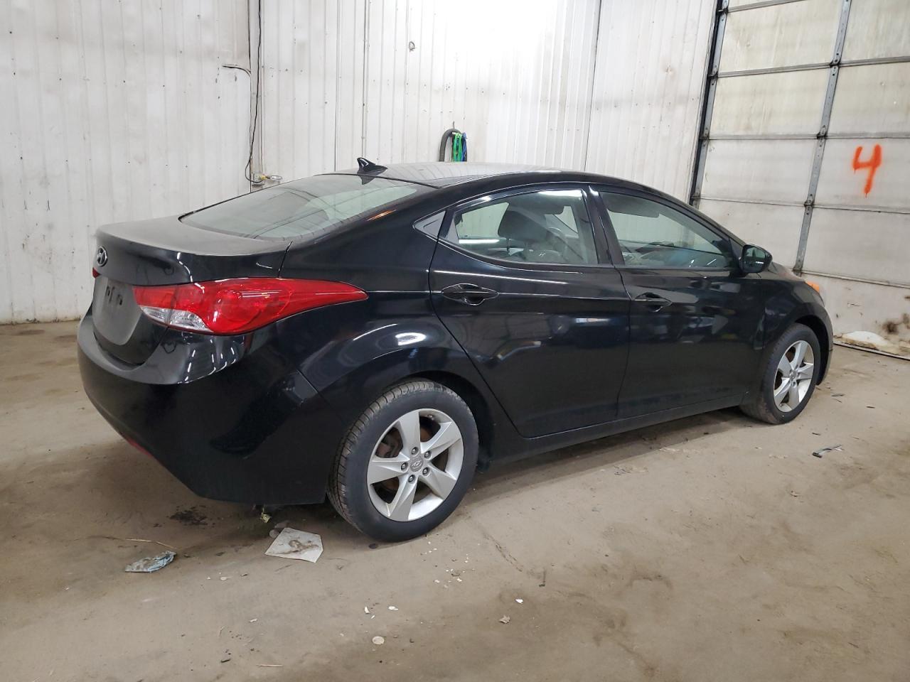 2013 HYUNDAI ELANTRA GL - Image 3
