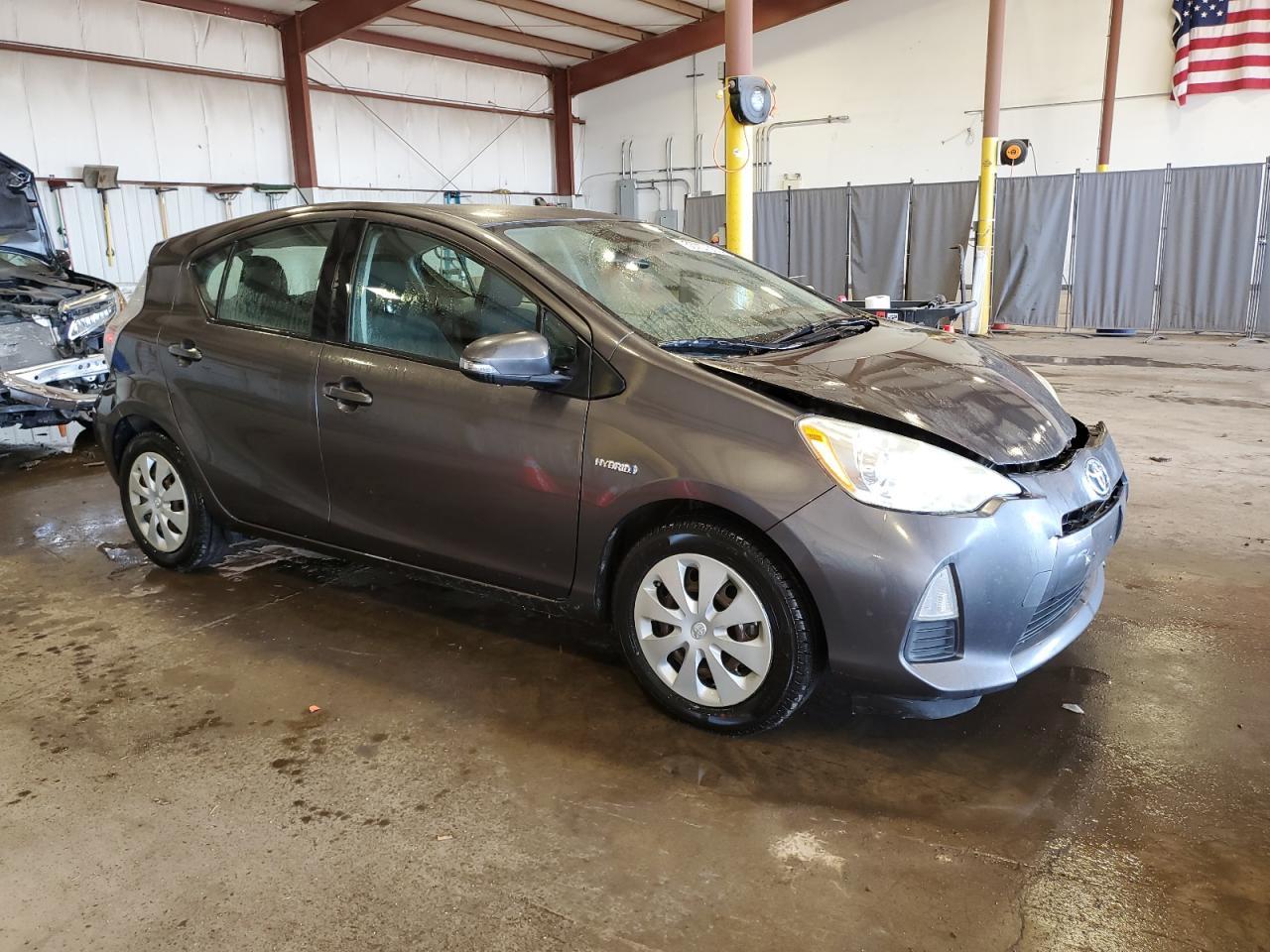 2013 TOYOTA PRIUS C - Фото 4