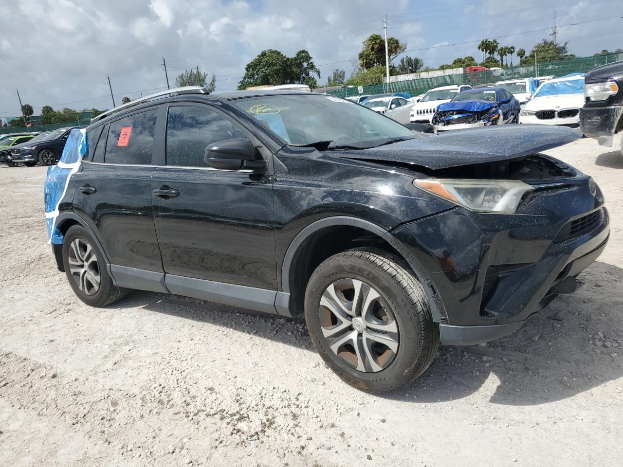 2018 TOYOTA RAV4 LE - Image 4