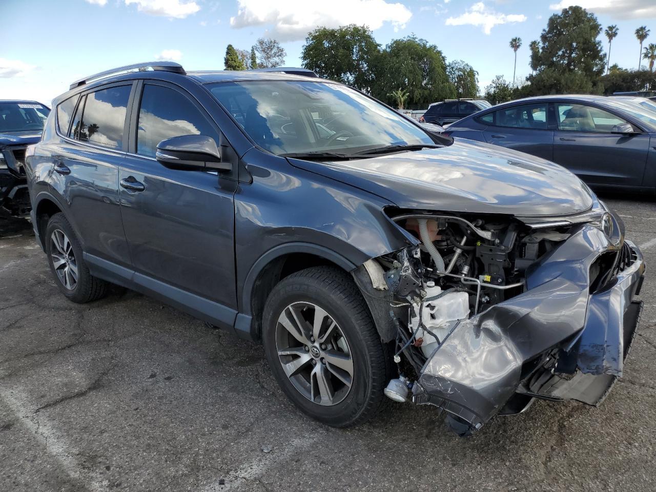 2017 TOYOTA RAV4 XLE - Image 4