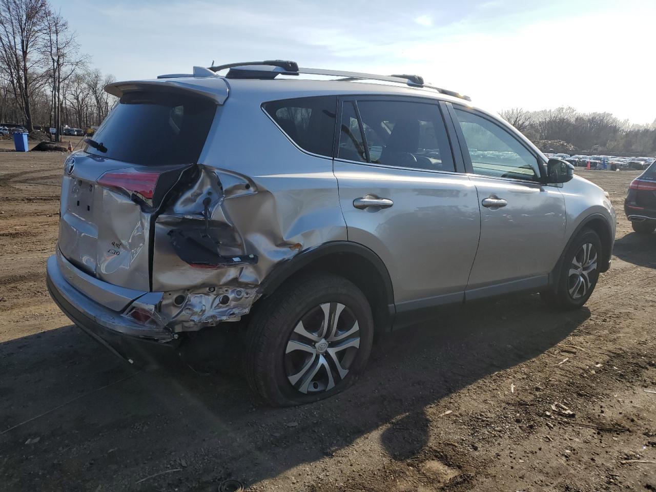 2018 TOYOTA RAV4 LE - Image 3
