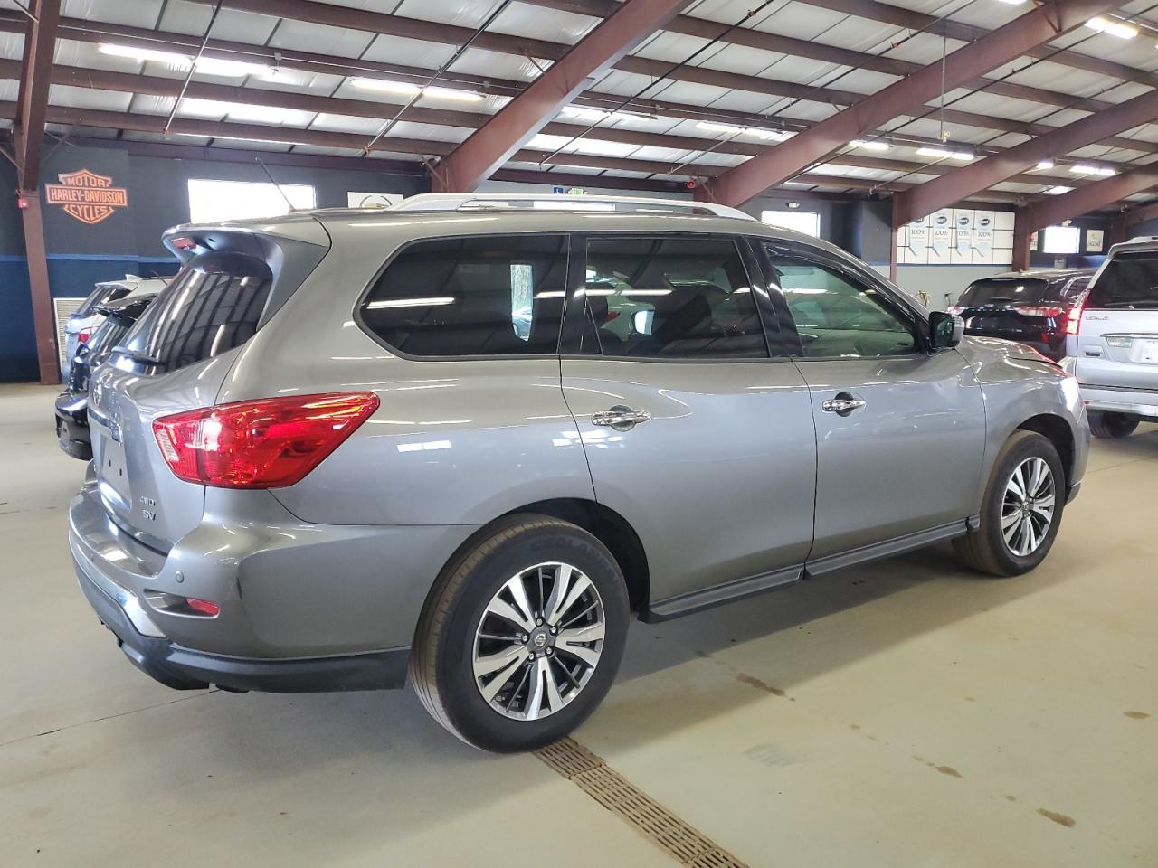 2017 NISSAN PATHFINDER - Фото 3