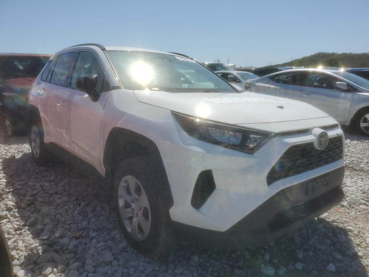 2021 TOYOTA RAV4 LE - Фото 4