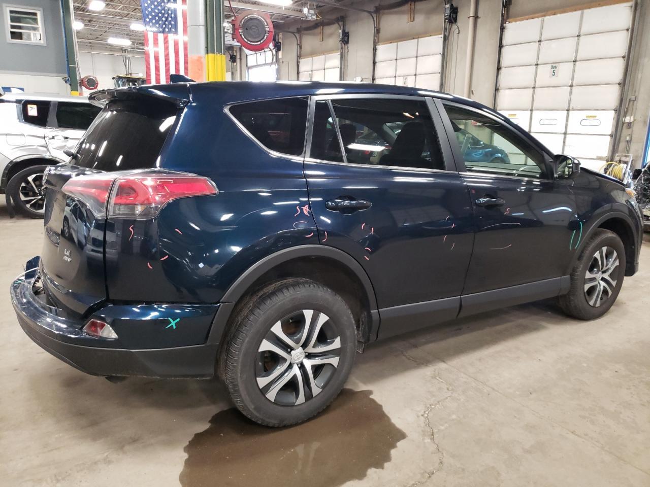 2018 TOYOTA RAV4 LE - Фото 3