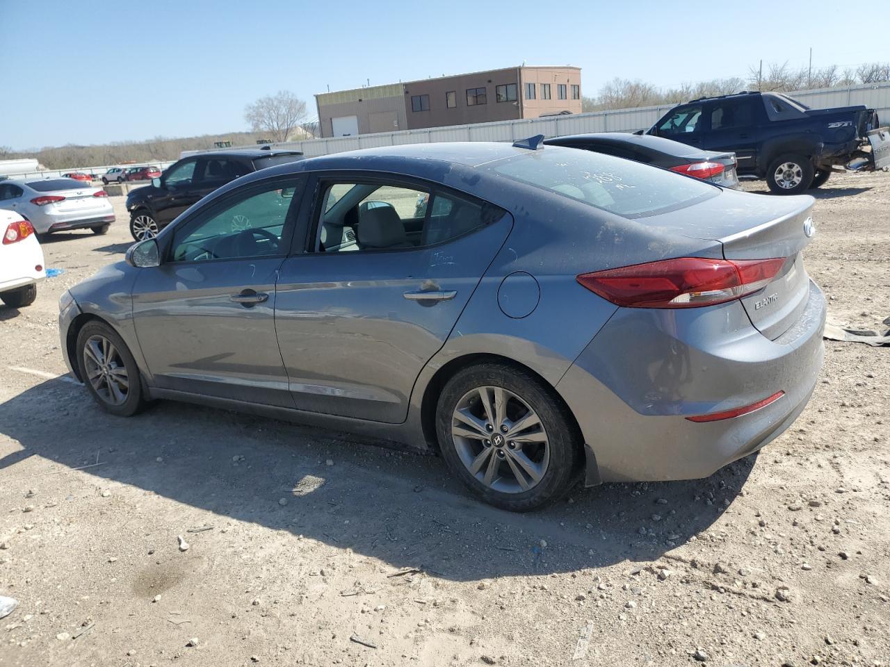 2018 HYUNDAI ELANTRA SE - Фото 2
