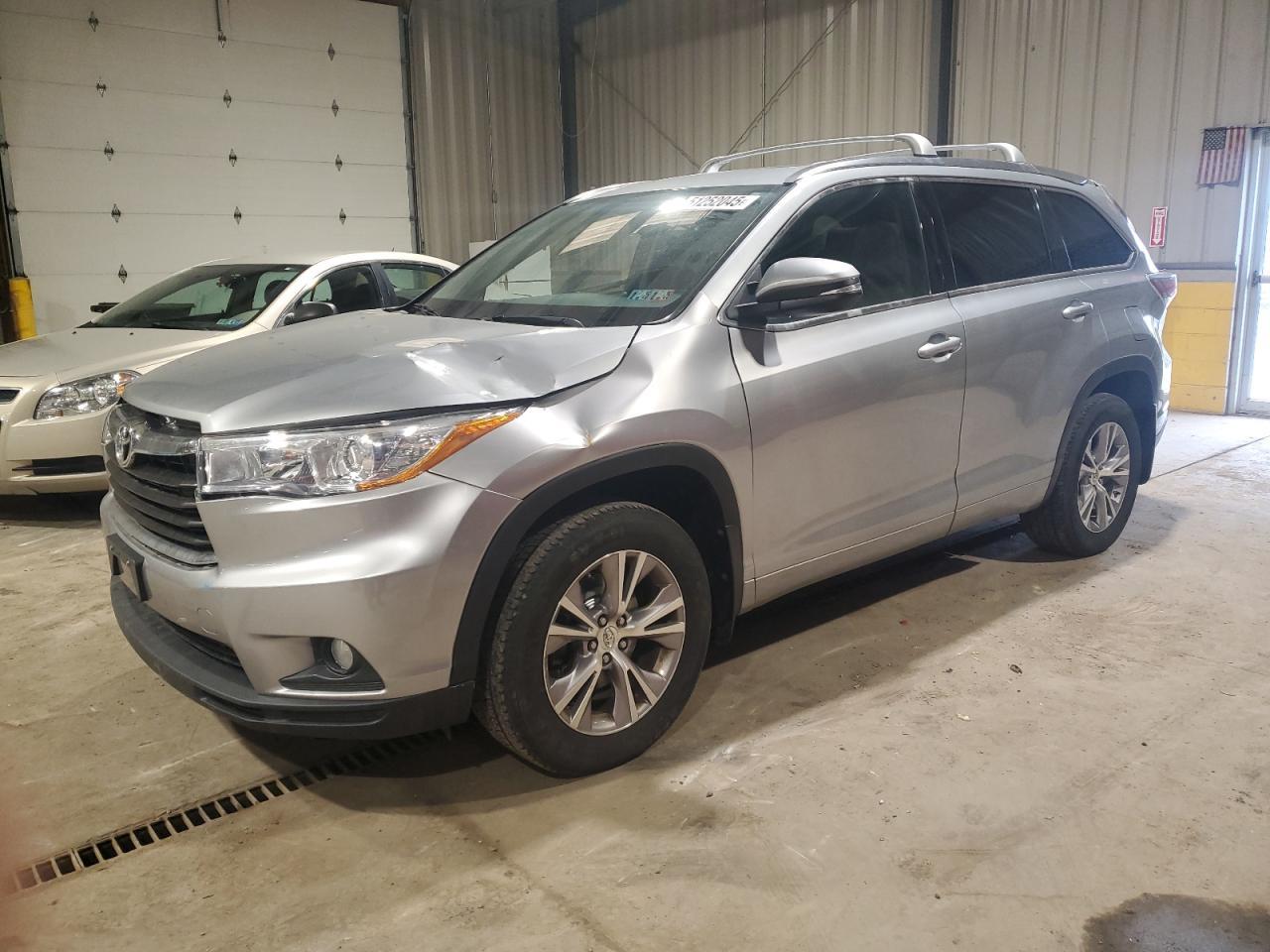 2015 TOYOTA HIGHLANDER