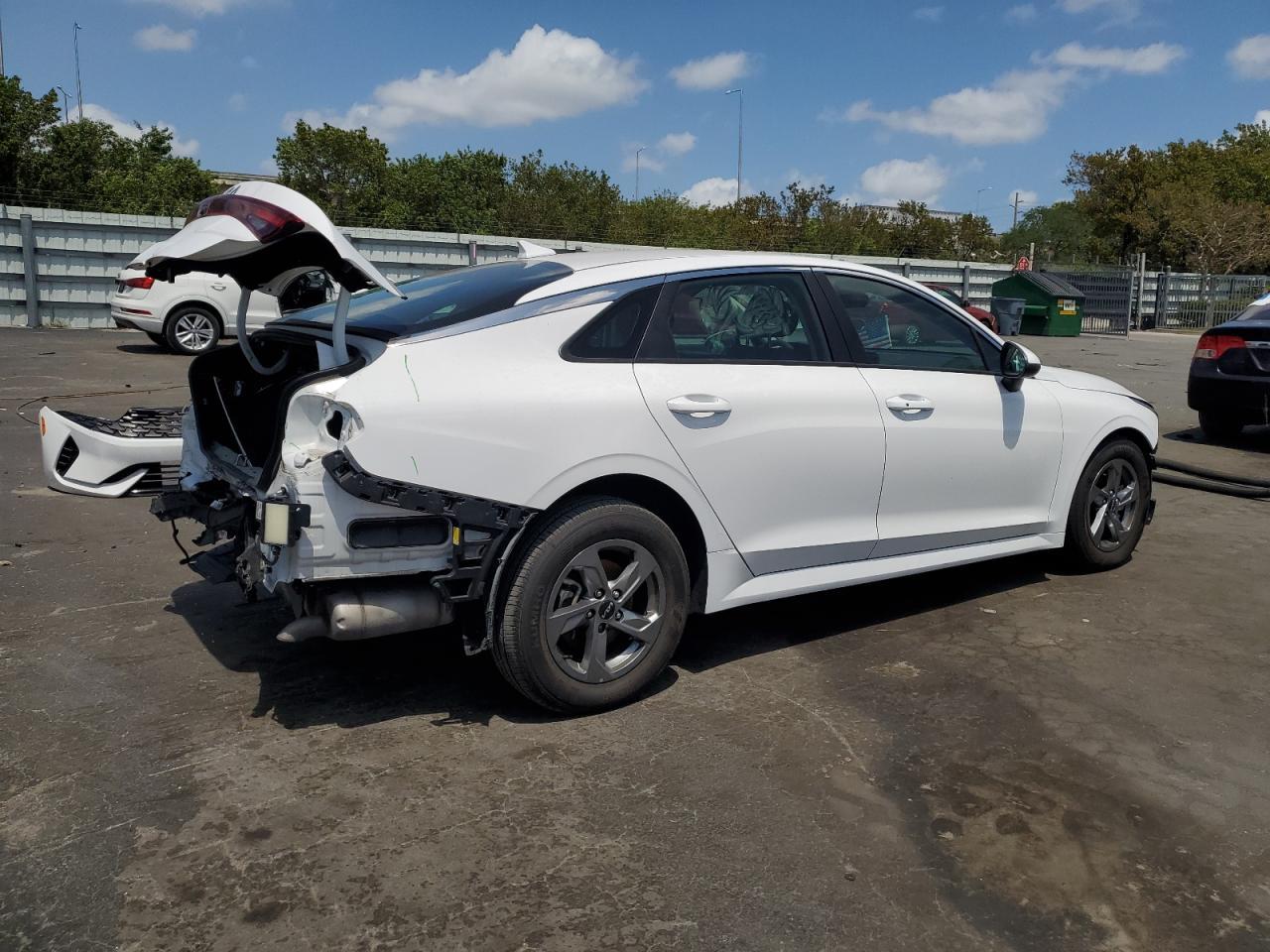2023 KIA K5 LXS - Image 3