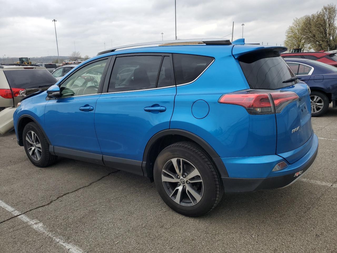 2016 TOYOTA RAV4 XLE - Image 2