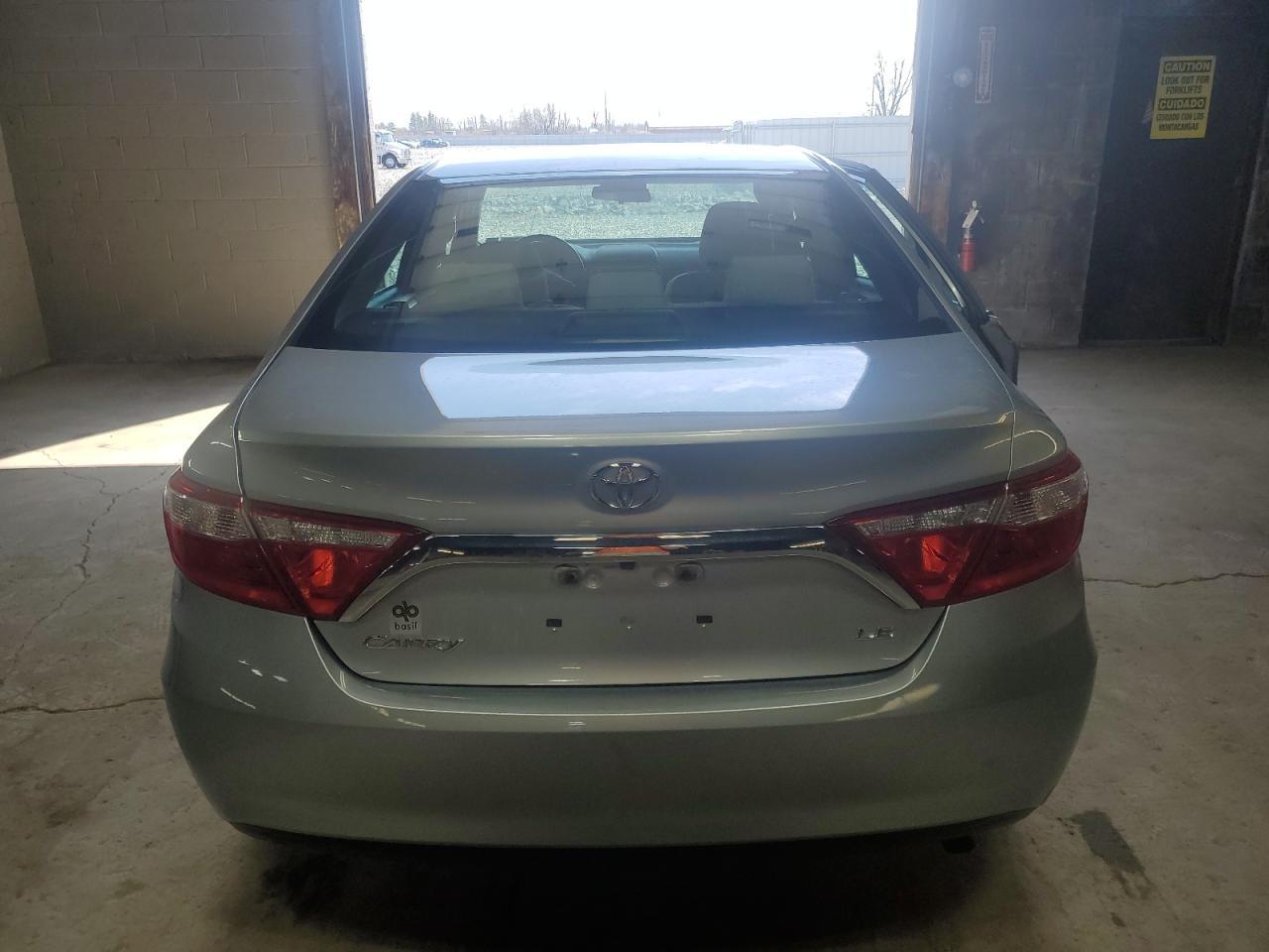 2017 TOYOTA CAMRY LE - Image 6