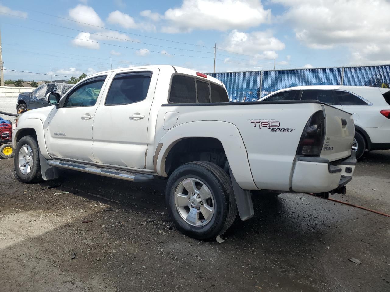 2013 TOYOTA TACOMA DOU - Image 2