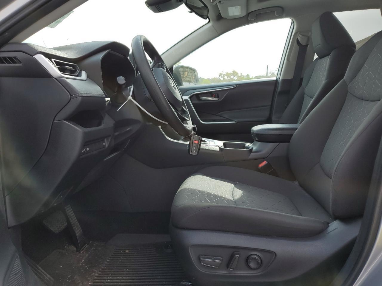 2022 TOYOTA RAV4 XLE - Image 7
