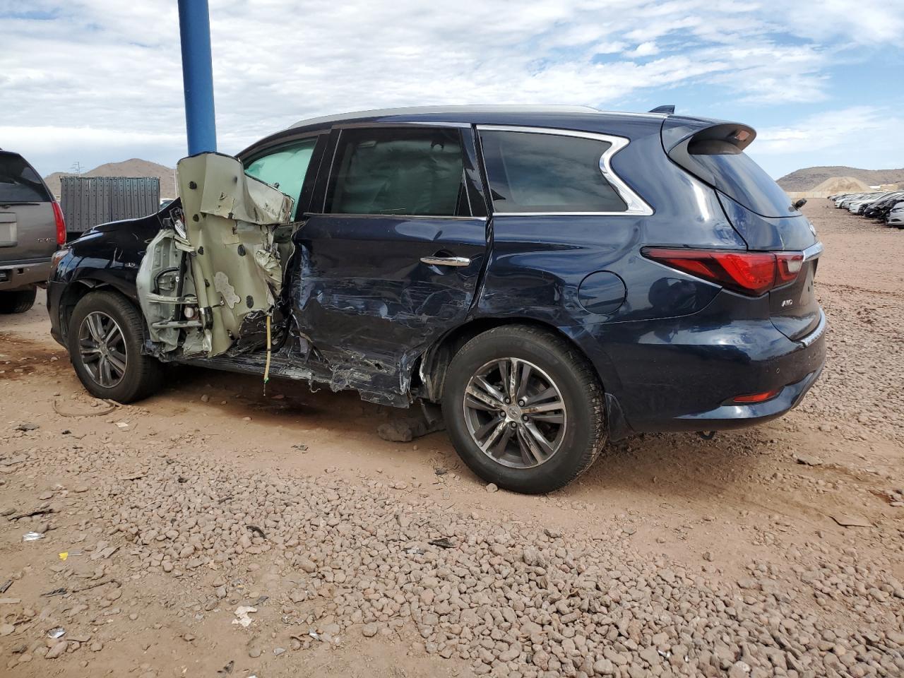 2019 INFINITI QX60 LUXE - Image 2