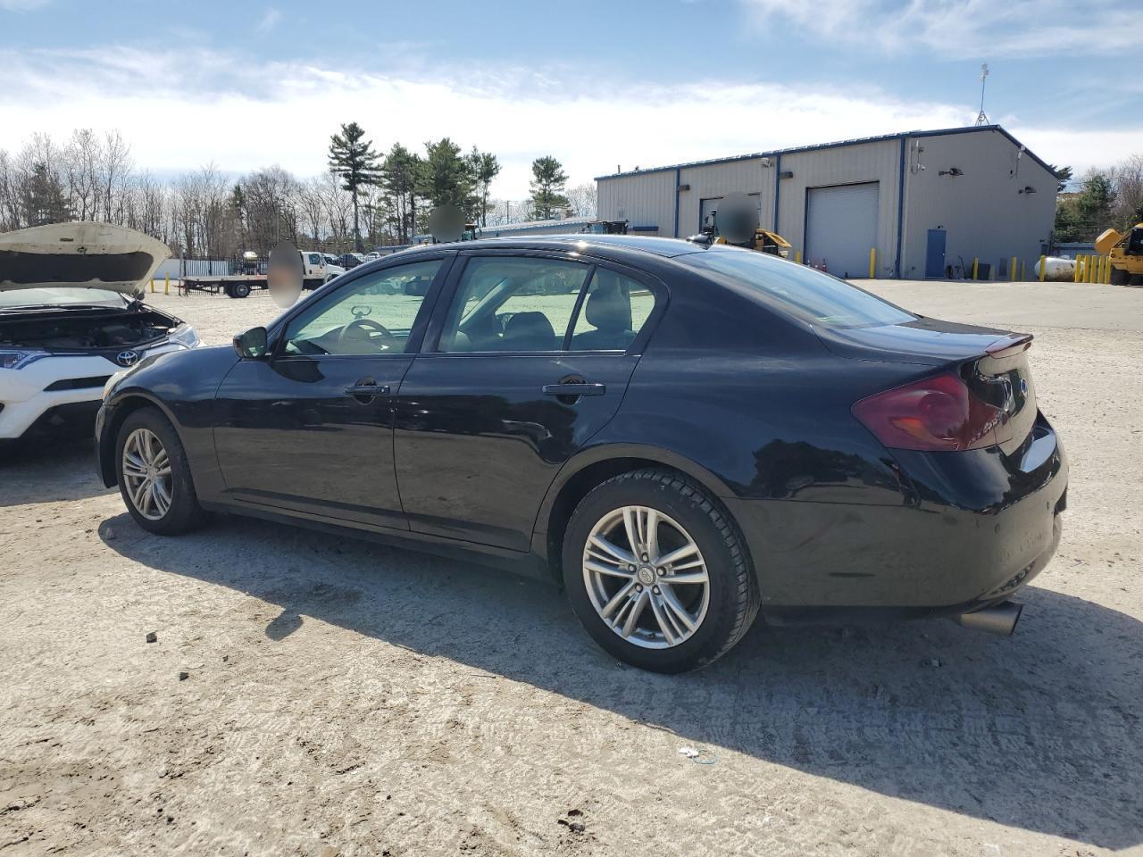 2012 INFINITI G37 - Image 2