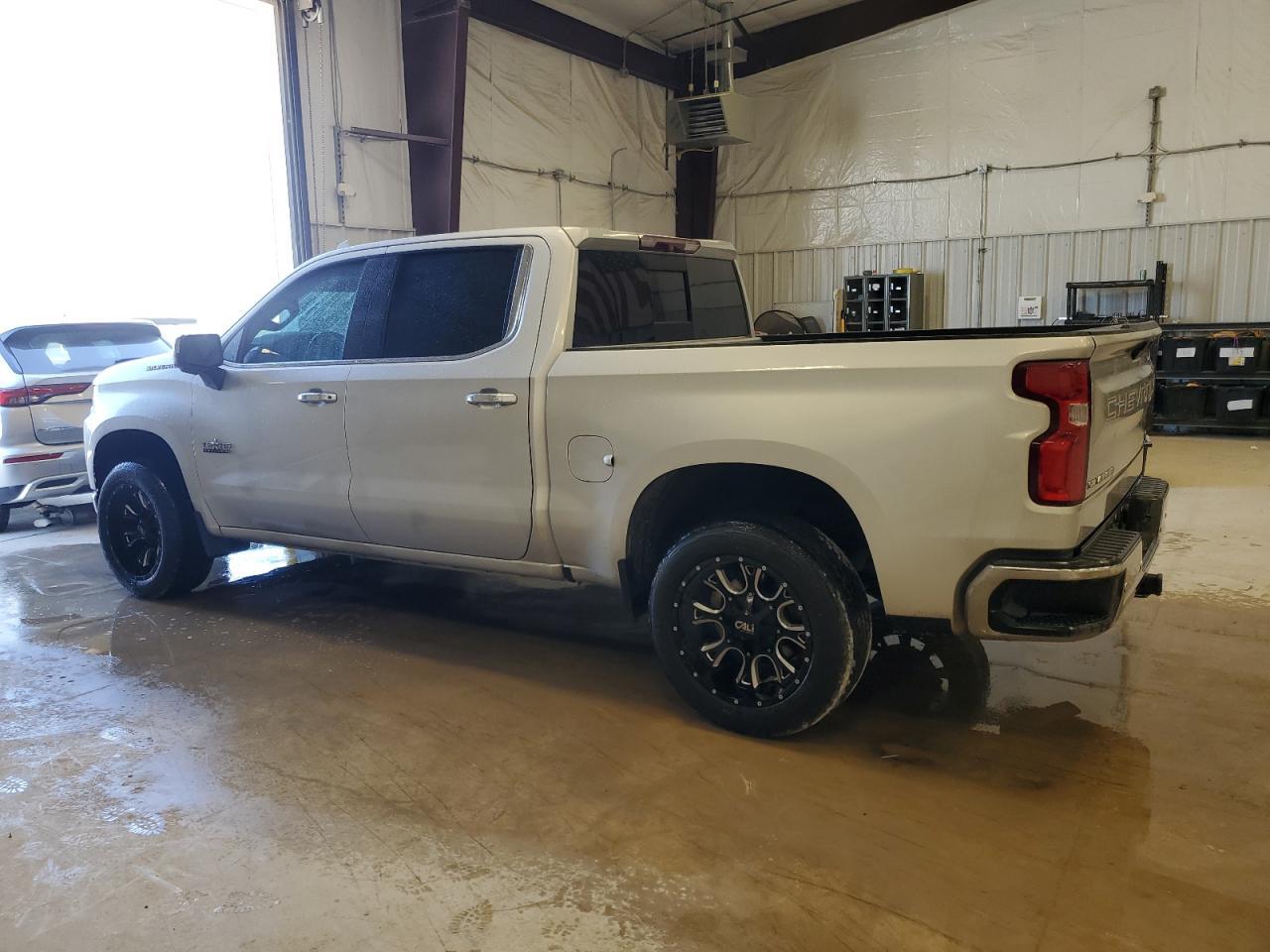 2019 CHEVROLET SILVERADO - Фото 2