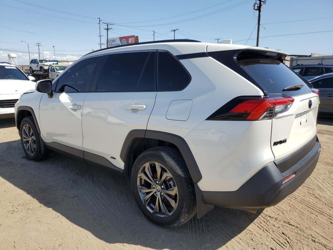 2022 TOYOTA RAV4 XLE P - Image 2