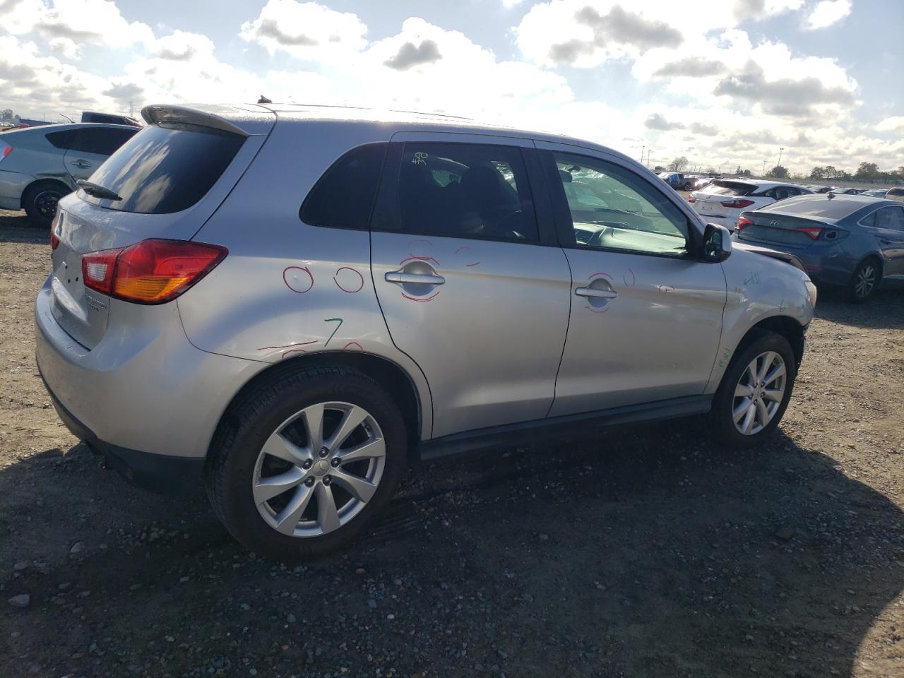 2015 MITSUBISHI OUTLANDER - Фото 3