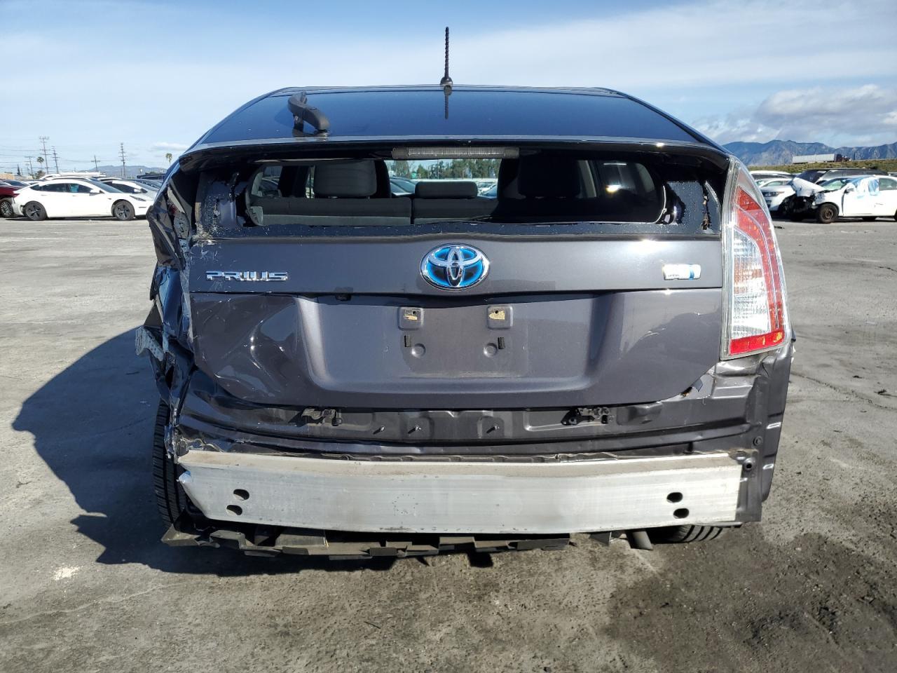 2015 TOYOTA PRIUS - Image 6