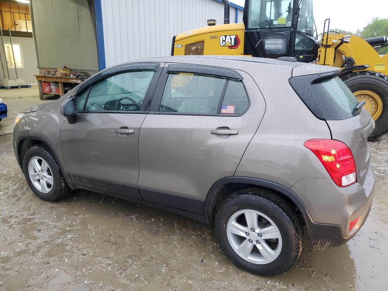 2021 CHEVROLET TRAX LS - Image 2