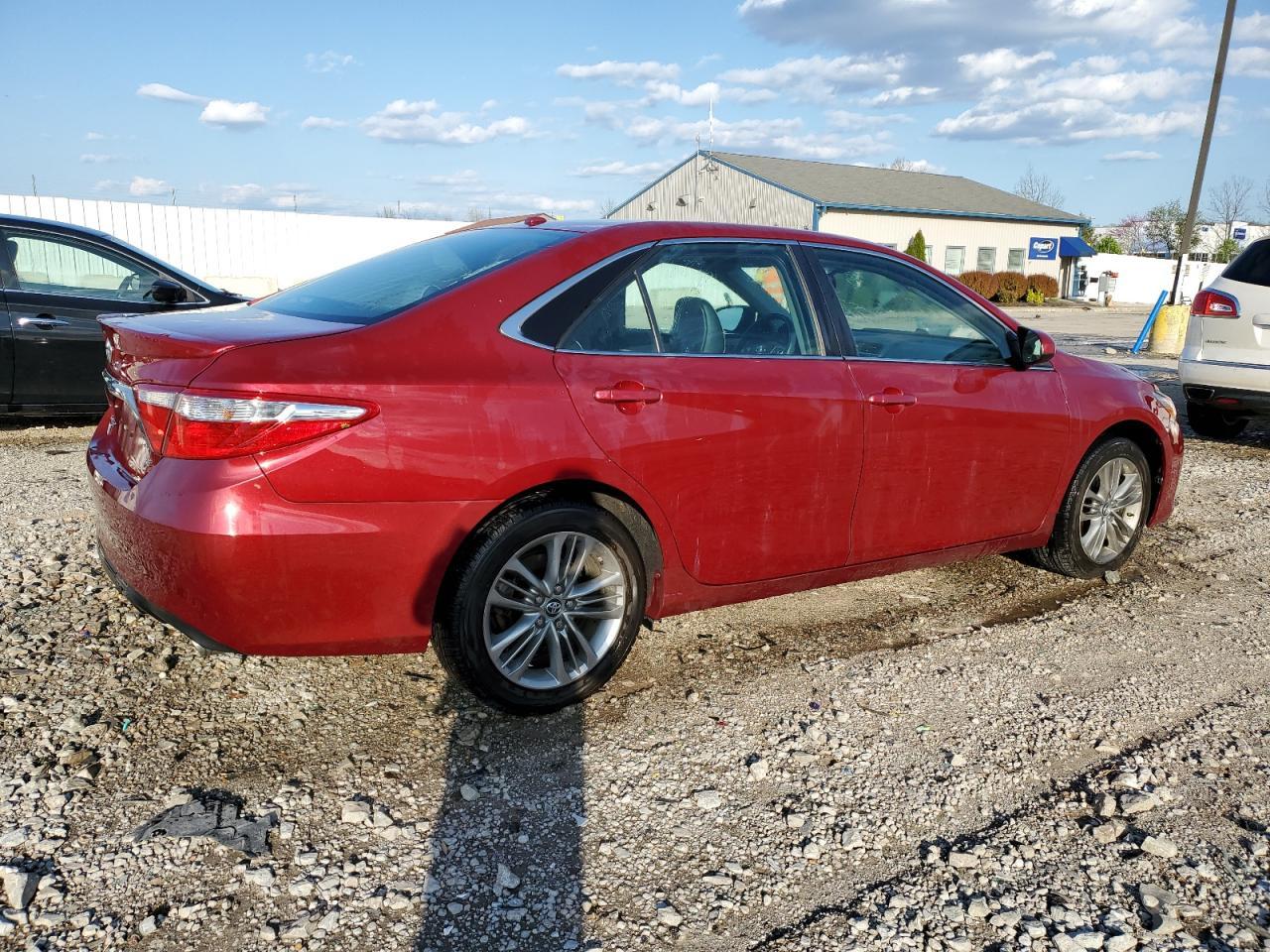 2017 TOYOTA CAMRY LE - Фото 3