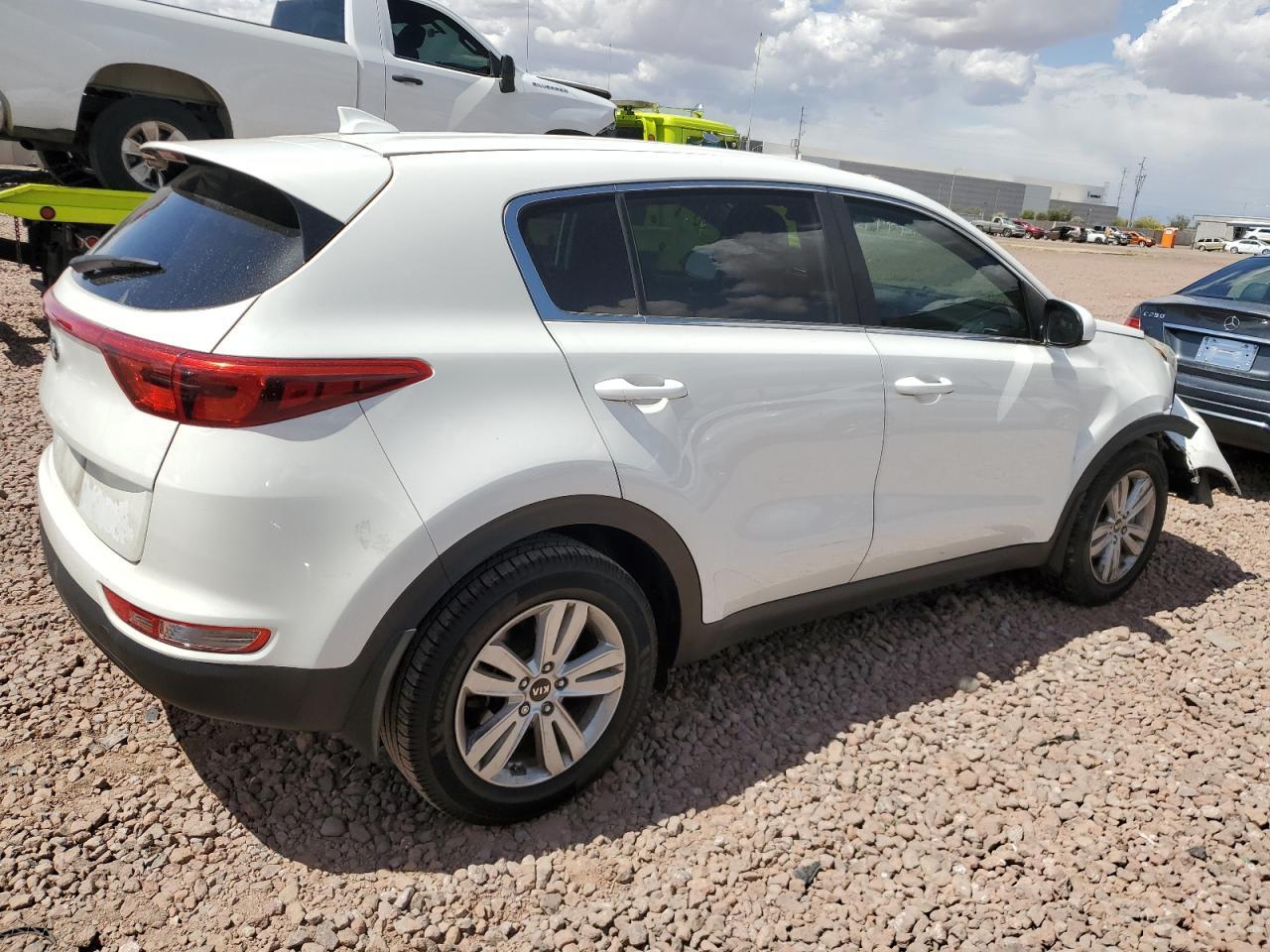 2017 KIA SPORTAGE L - Image 3