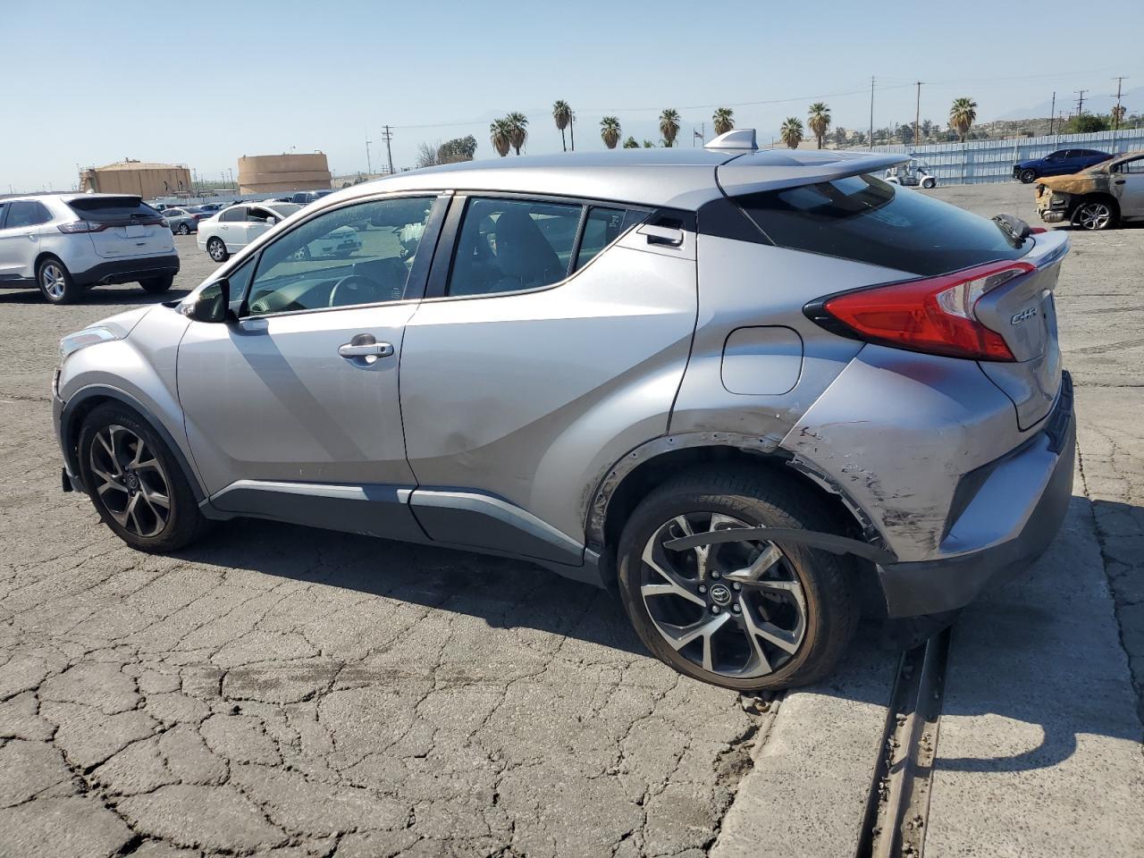 2019 TOYOTA C-HR XLE - Image 2