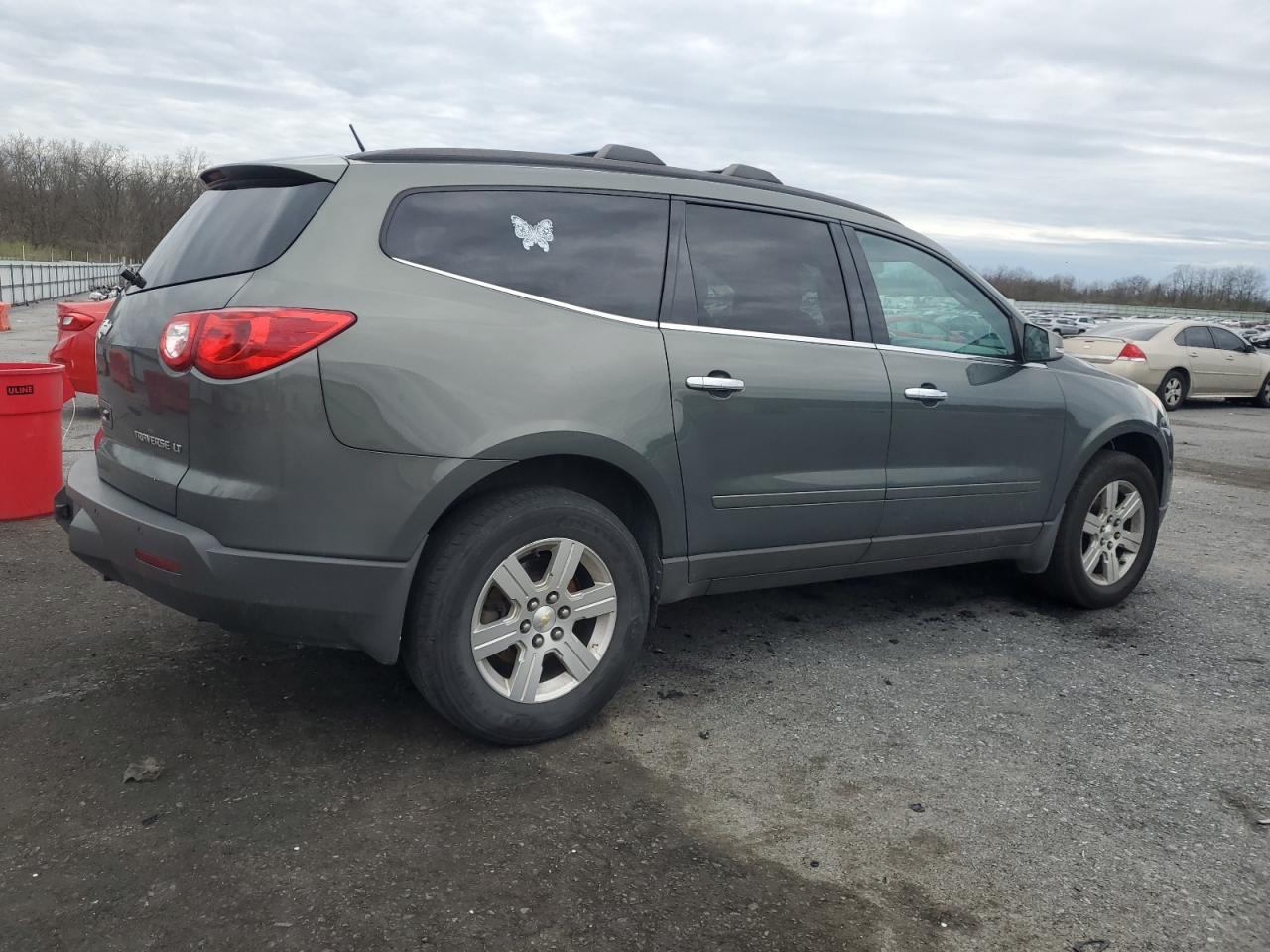 2011 CHEVROLET TRAVERSE L - Image 3