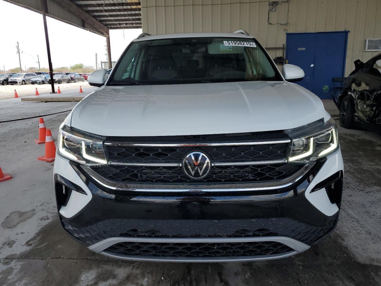 2023 VOLKSWAGEN TAOS SEL - Фото 5