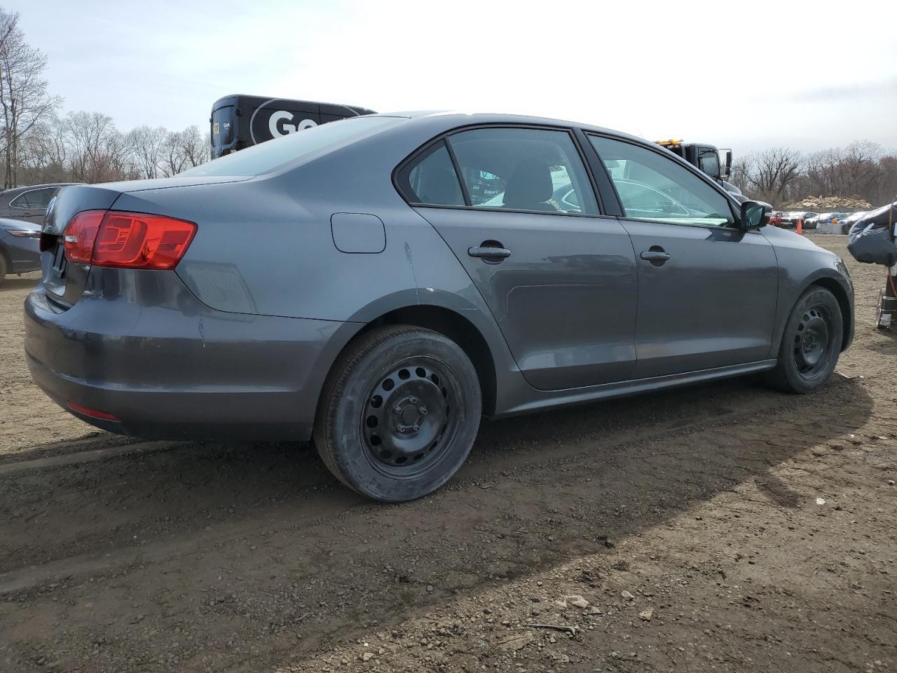 2013 VOLKSWAGEN JETTA BASE - Image 3