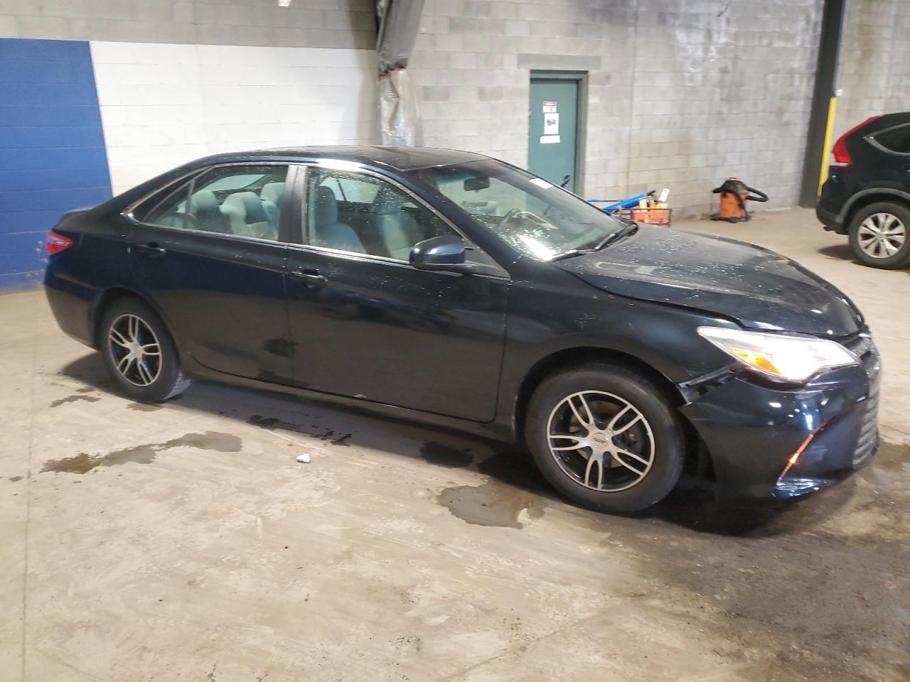 2017 TOYOTA CAMRY LE - Фото 4