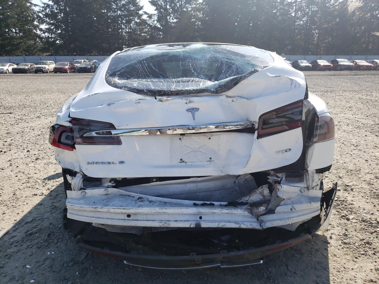 2015 TESLA MODEL S - Image 6
