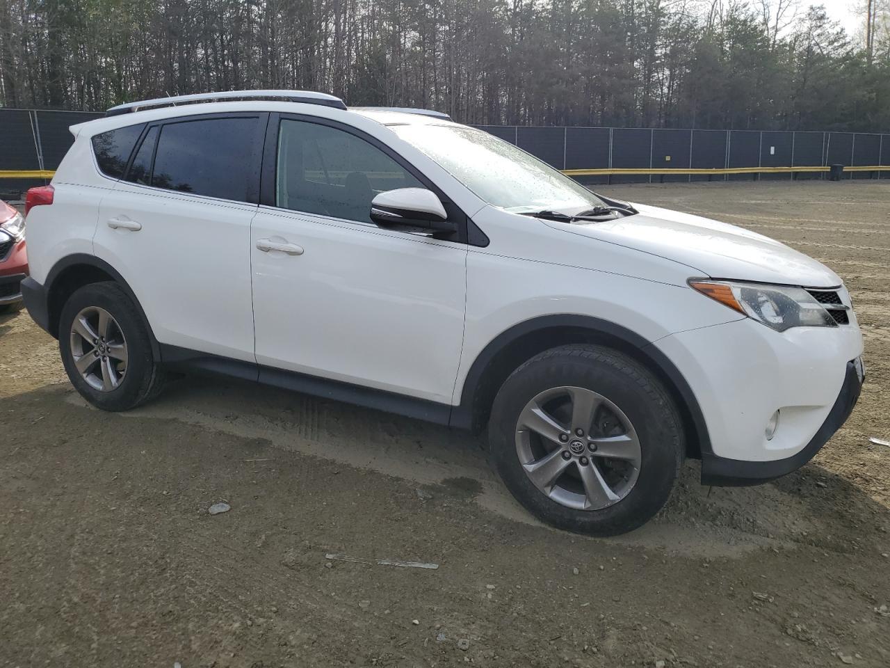 2015 TOYOTA RAV4 XLE - Фото 4